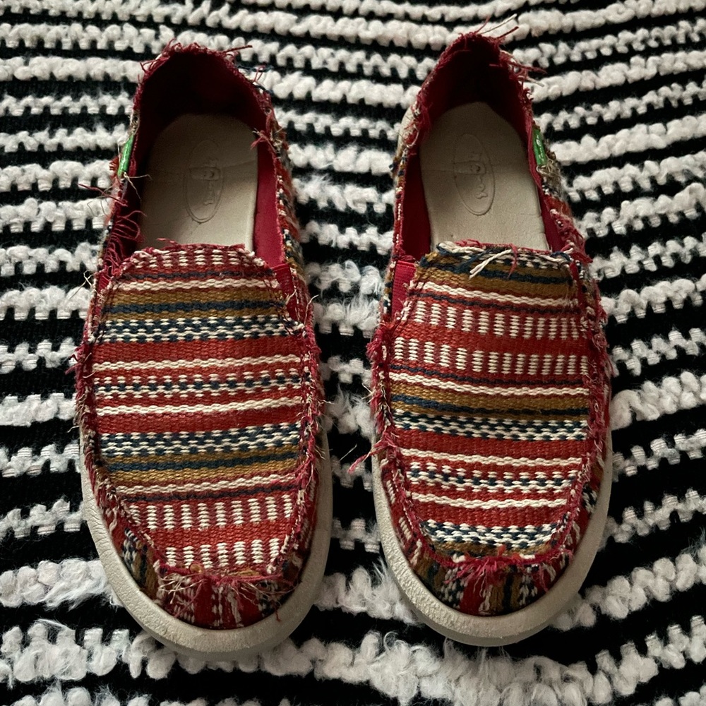 sanuks